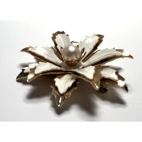 Vintage Gold & White Enamel Floral Brooch Pearl Center Glamoratti Statement Pin - Picture 4 of 10